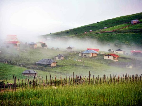 دانلود فایل ورد آشنایی با روستا های ایران در 2بخش